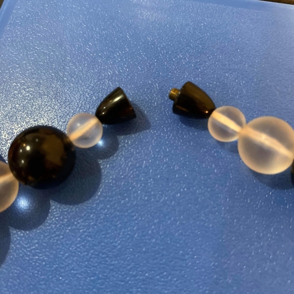 Black &White Beaded Bracelet w/ Detachable Clasp - Picture 4 of 4